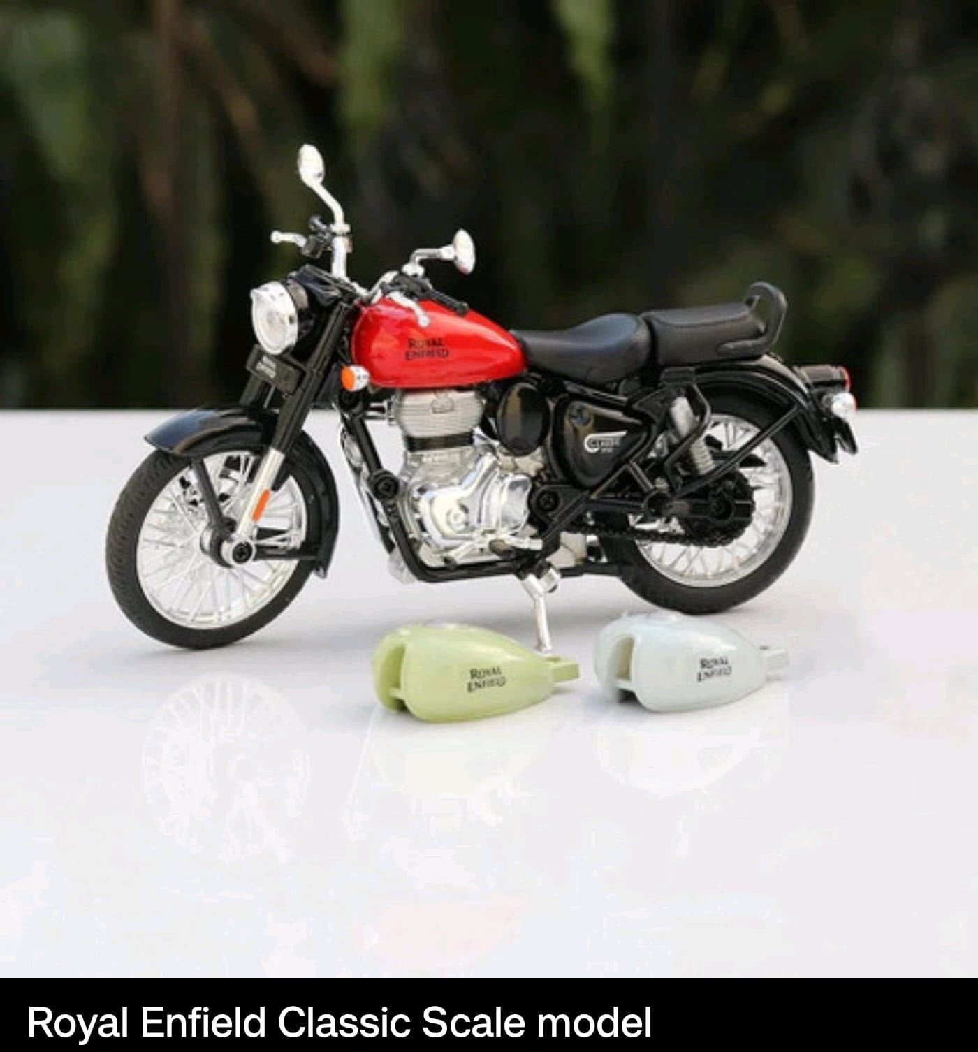 Royal Enfield Classic 350 Toy Bike | 1:15 Scale Die Cast Model Motorcycle with Pull Back Action | Dual & Single Seat Mode | Interchangeable Tank Colors | Miniature Bike Toy